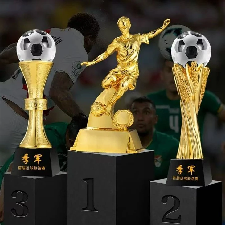 Nogometni trofej na bazi smole
